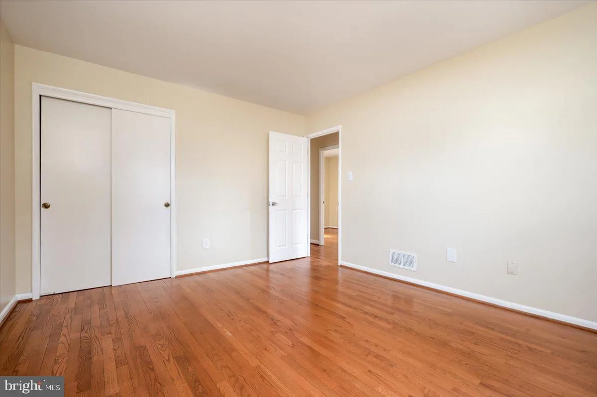 Glen Burnie, Maryland 21061, United States, 3 Bedrooms Bedrooms, ,2 BathroomsBathrooms,Residential,Pending,6406