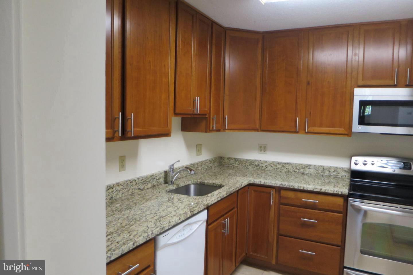 ROTONDA - Residential Lease