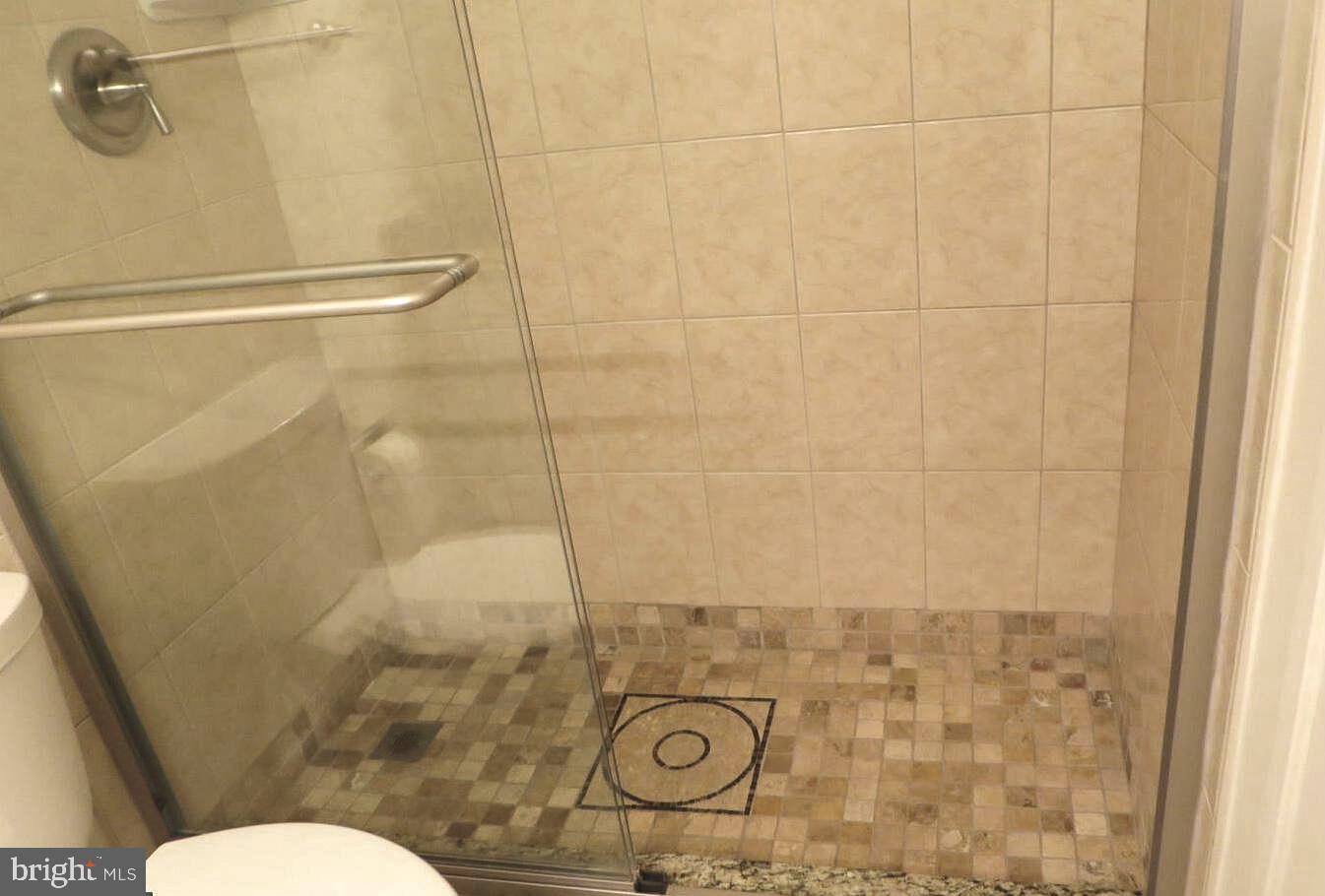 ROTONDA - Residential Lease