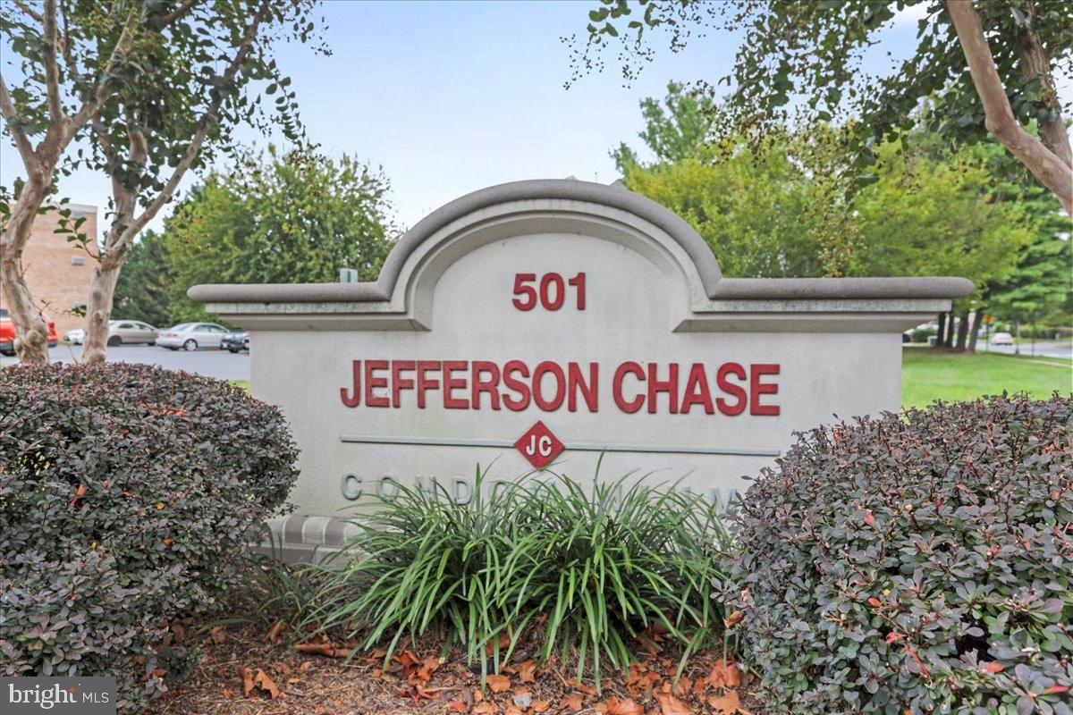 JEFFERSON CHASE - Residential