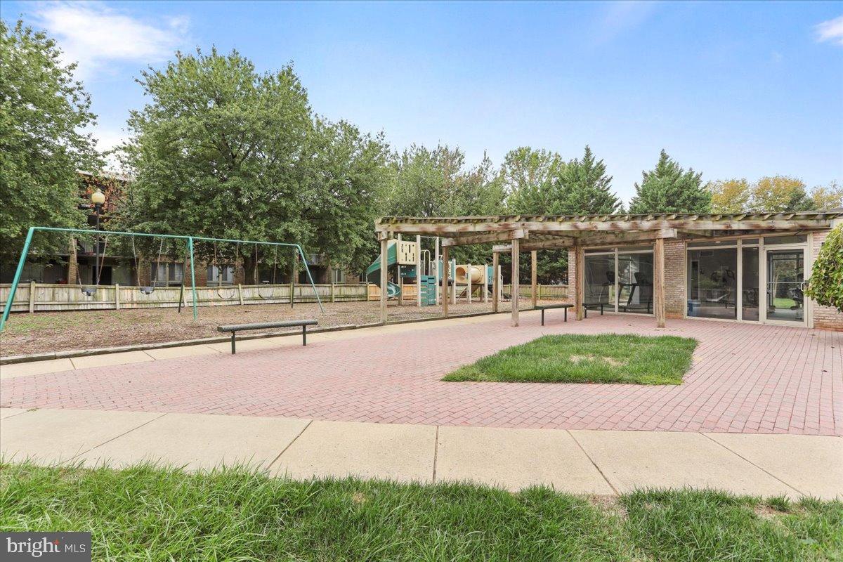 JEFFERSON CHASE - Residential