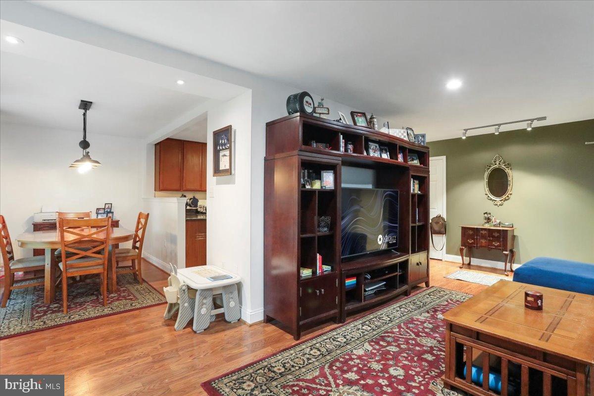 JEFFERSON CHASE - Residential