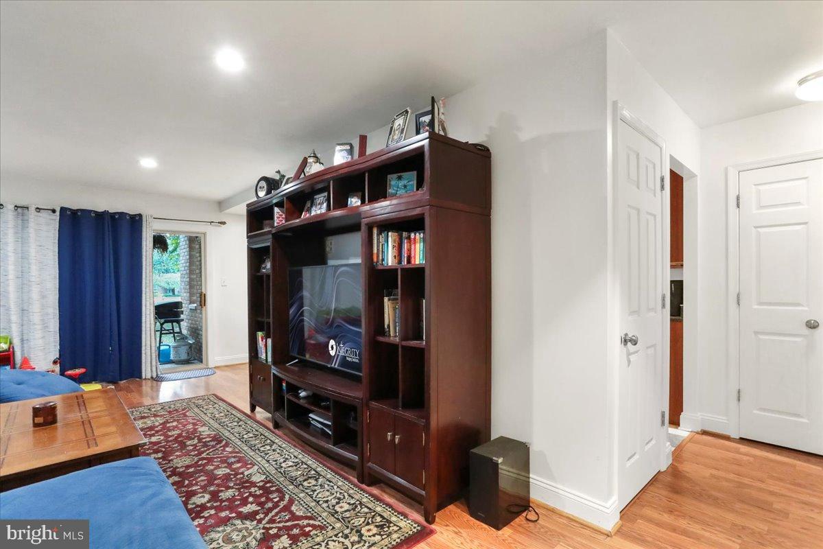 JEFFERSON CHASE - Residential