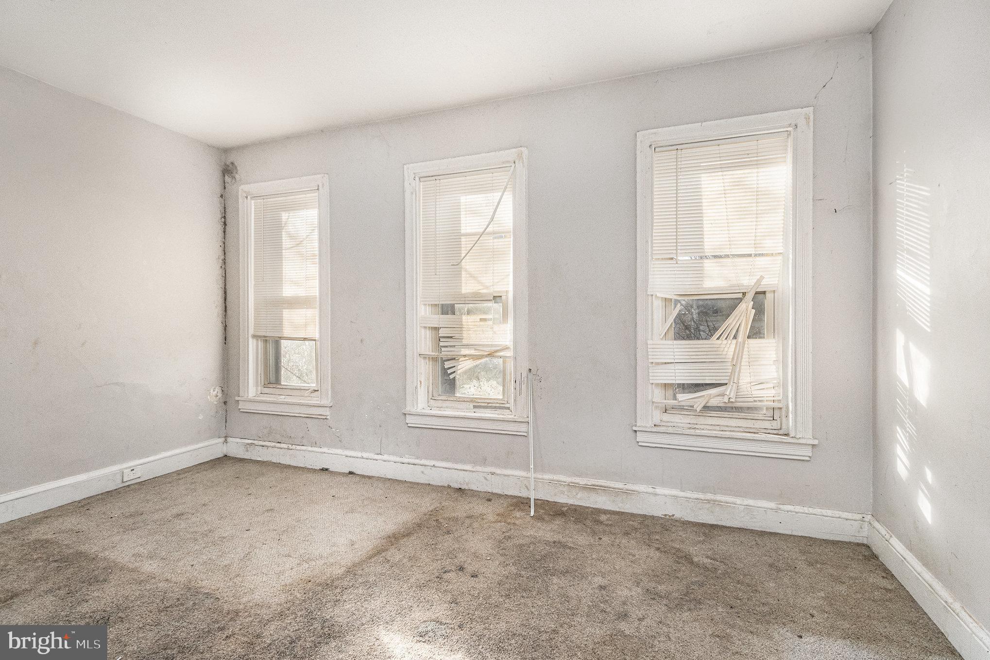 WALNUT HILL - Residential