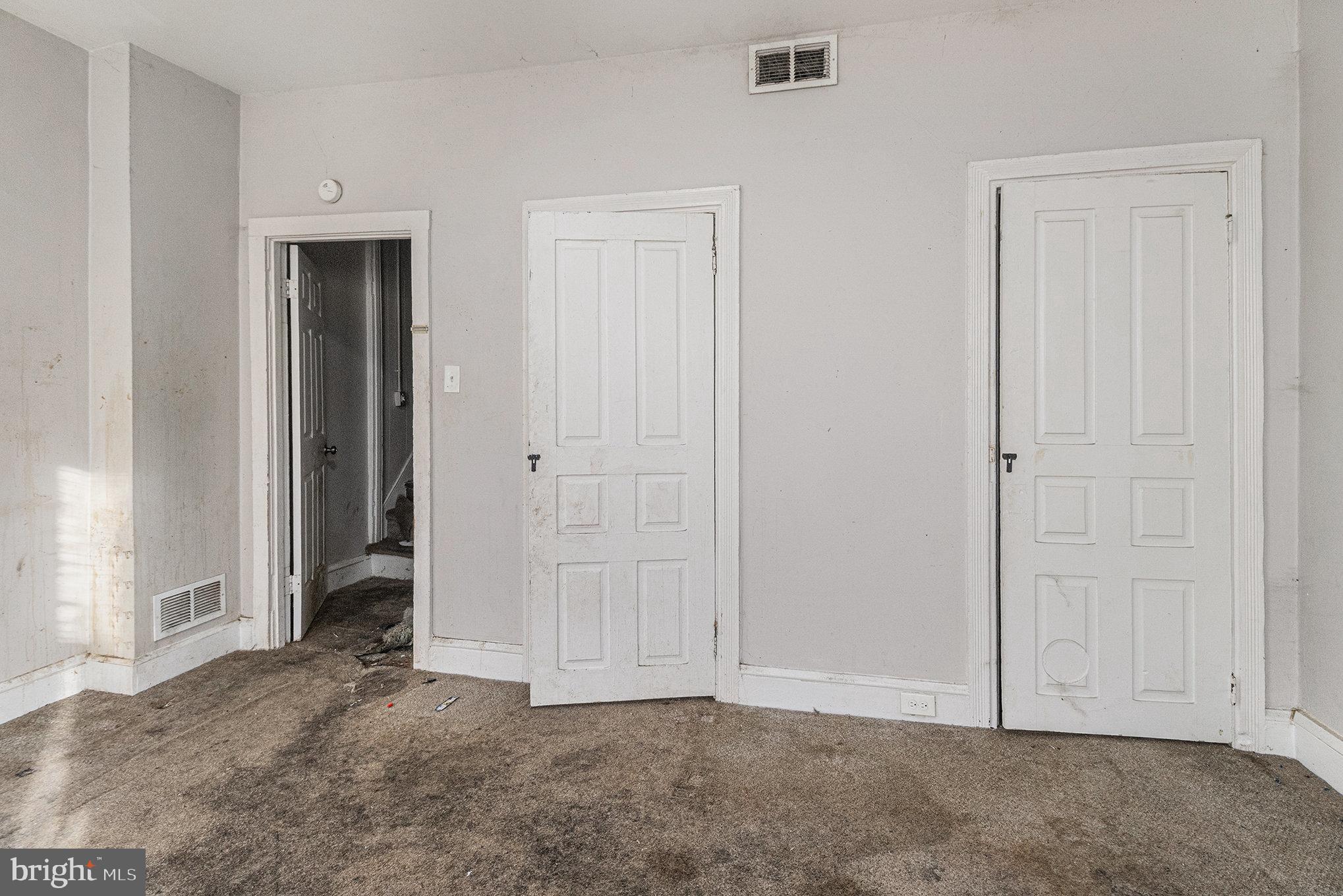 WALNUT HILL - Residential