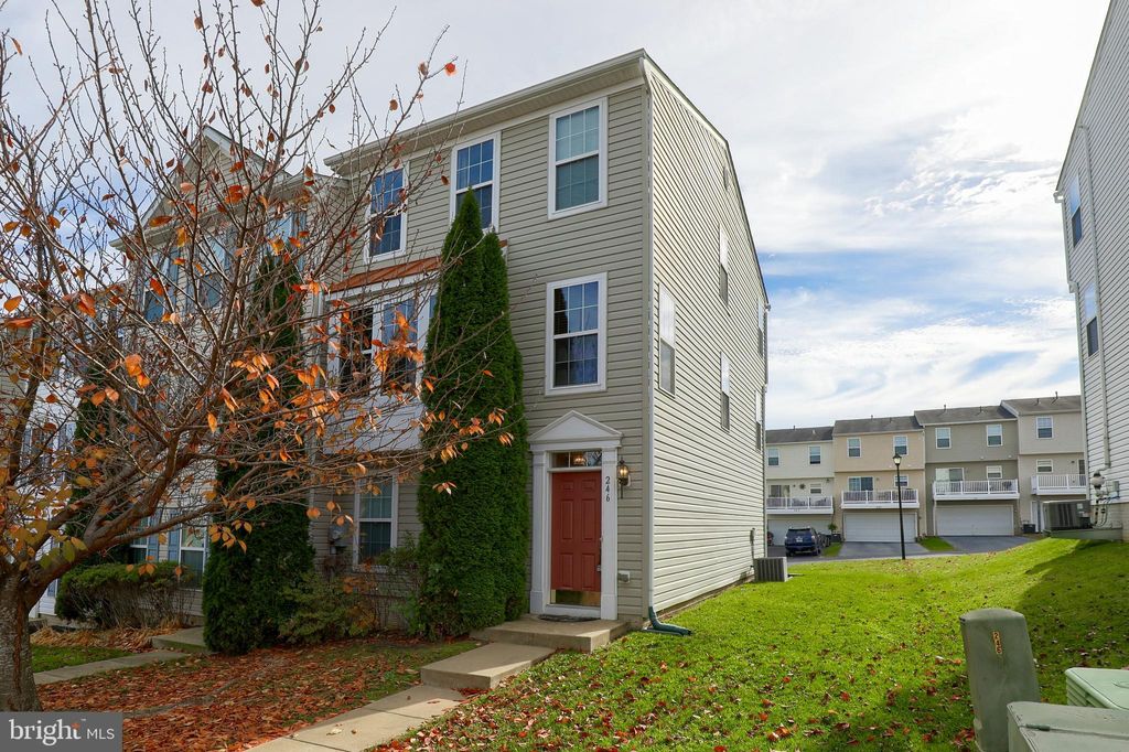 Photo of 246 Kentshire Drive, Lancaster, PA 17603 (MLS # PALA2043752)