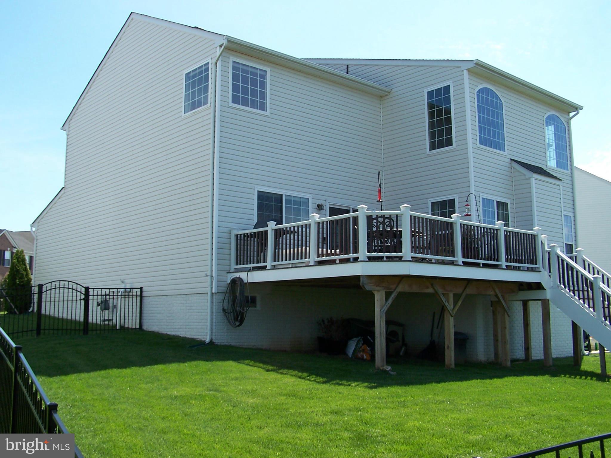 EAGLES POINTE - Residential