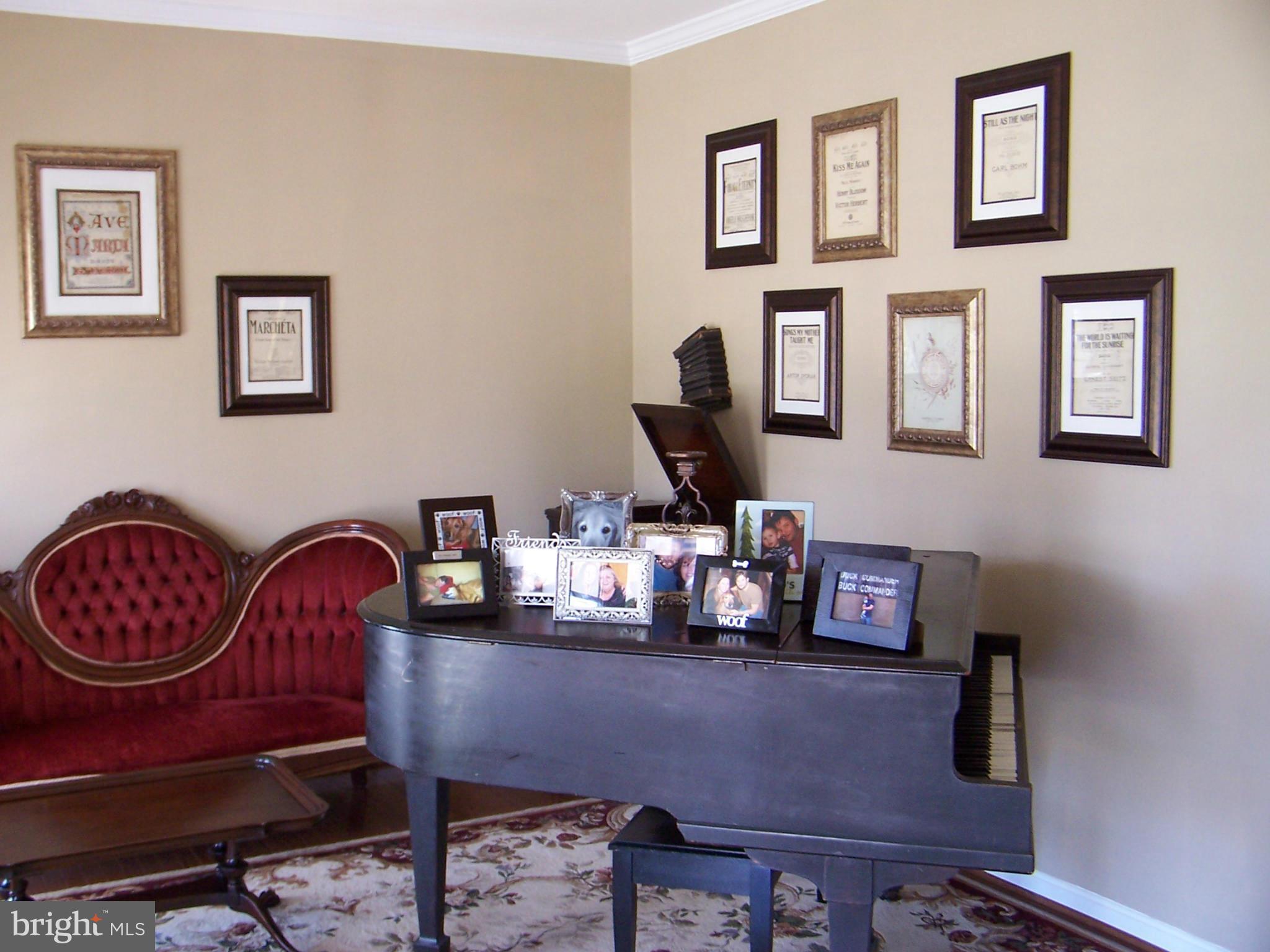 EAGLES POINTE - Residential