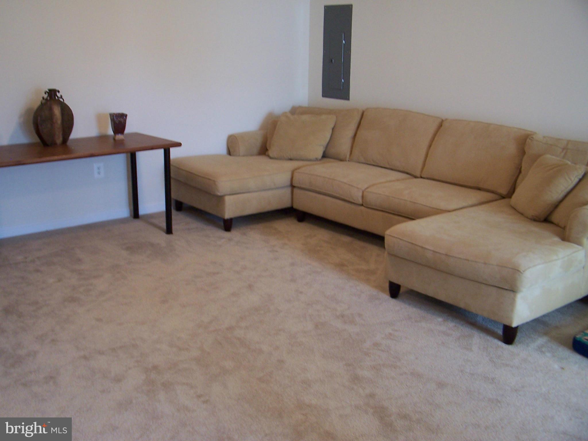 EAGLES POINTE - Residential