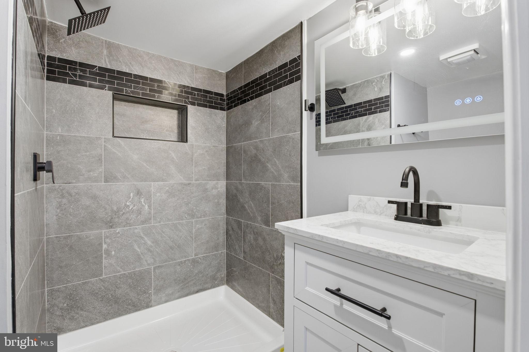 PARK CIRCLE - Residential