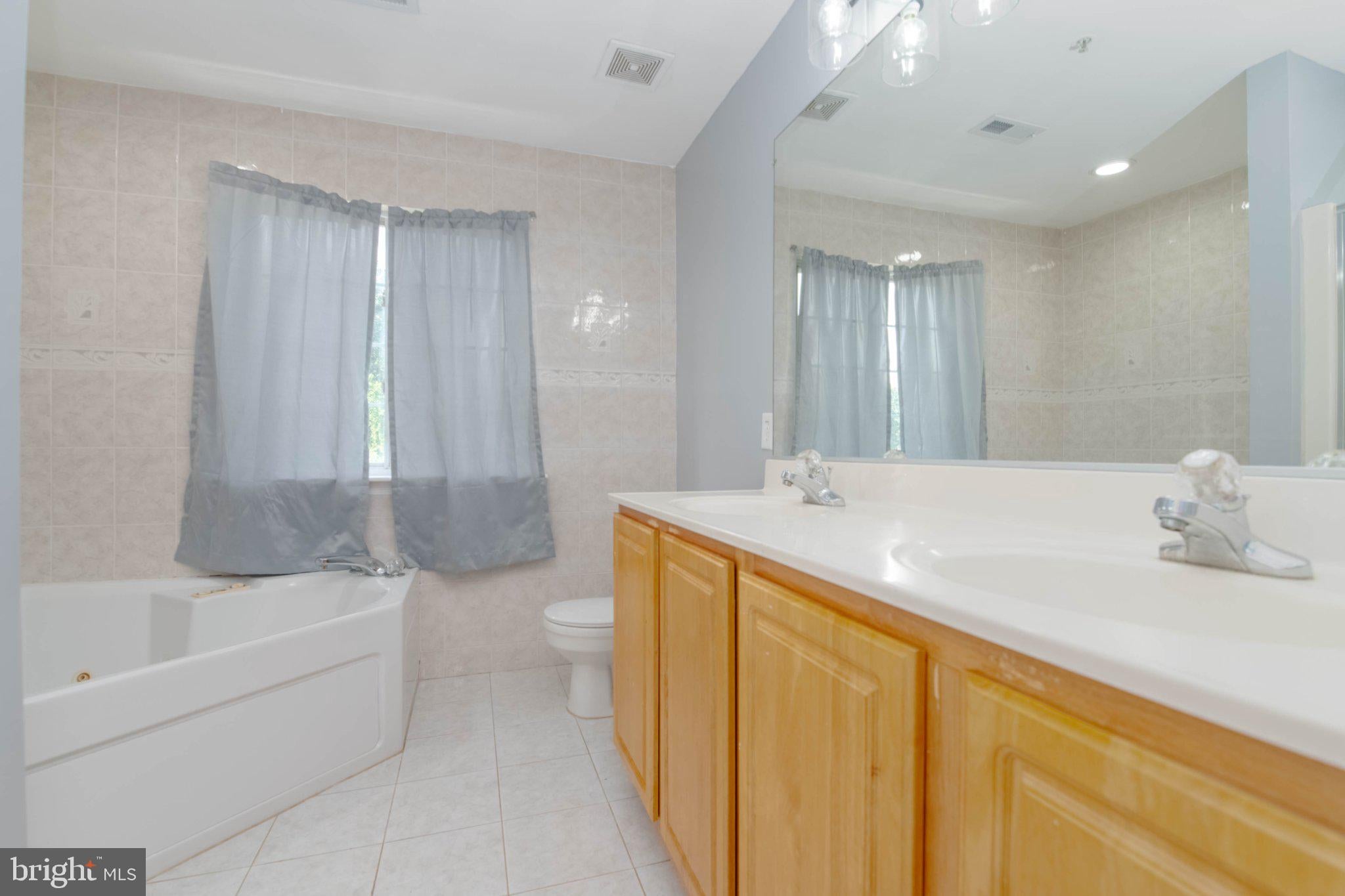 9856 GREENBRIER WAY