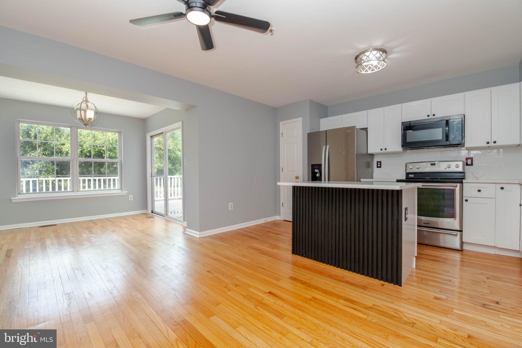 9856 GREENBRIER WAY