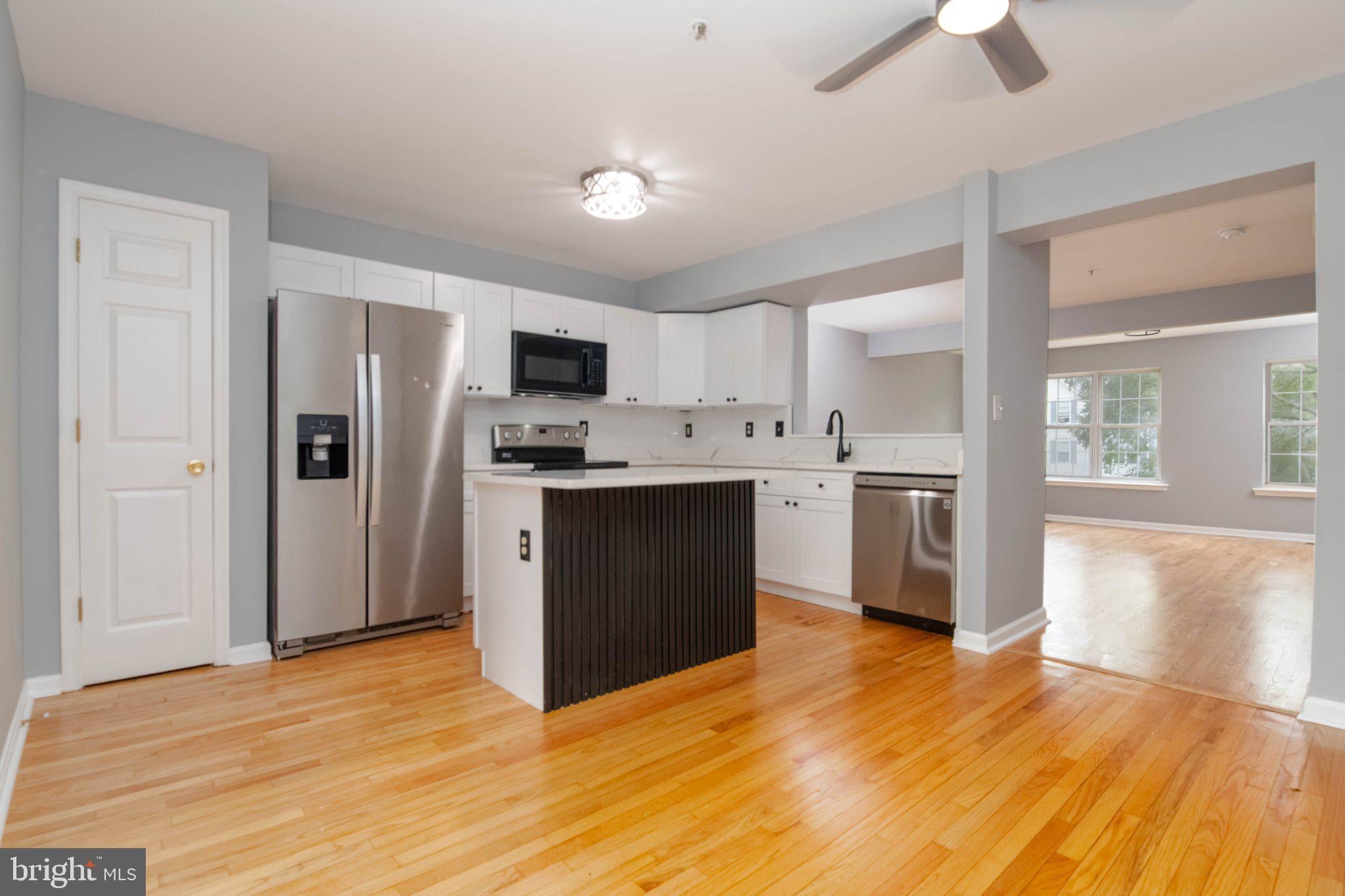 9856 GREENBRIER WAY