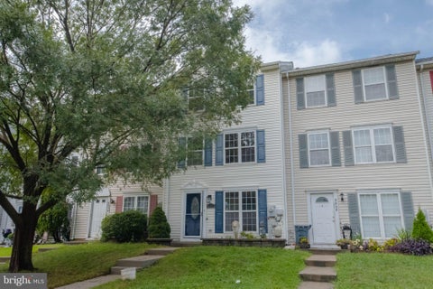 Townhouse For Sale - 9856 Greenbrier Way<br/> MIDDLE RIVER, MD 21220