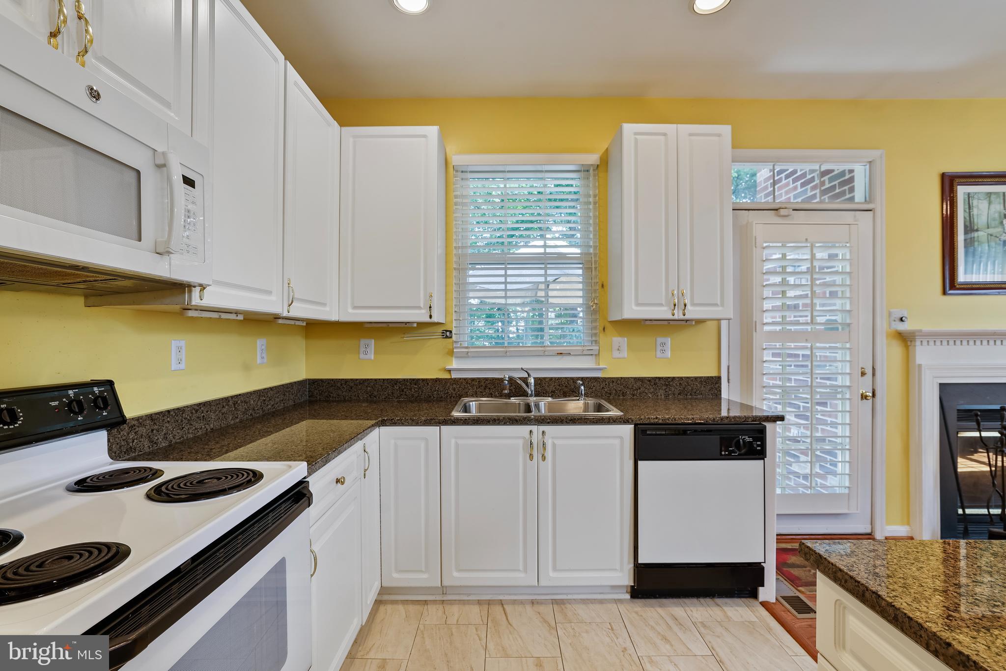 NORTHRIDGE - Residential