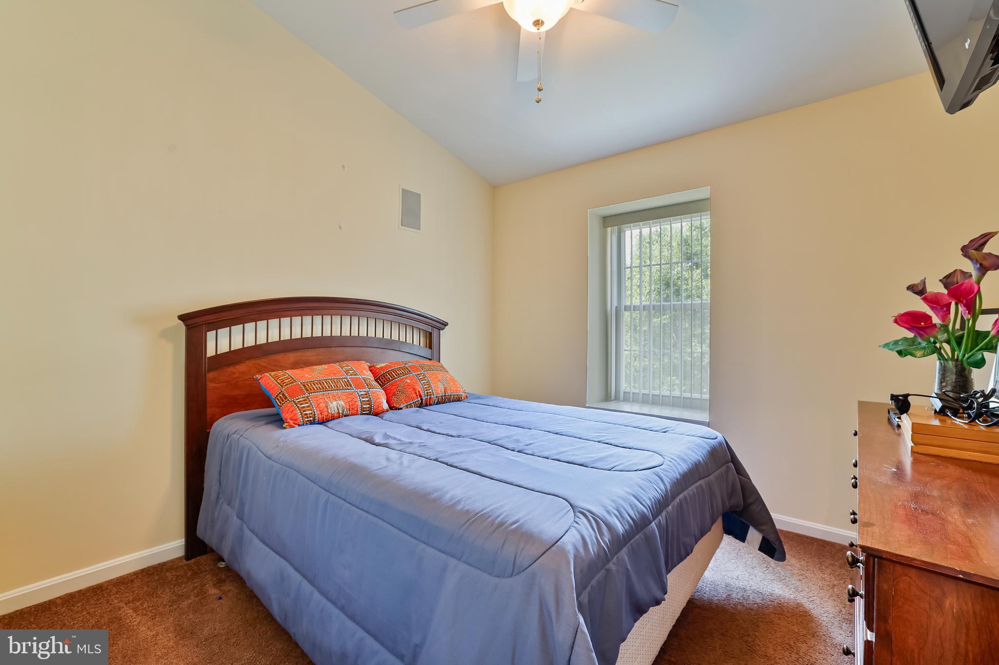 NORTHRIDGE - Residential