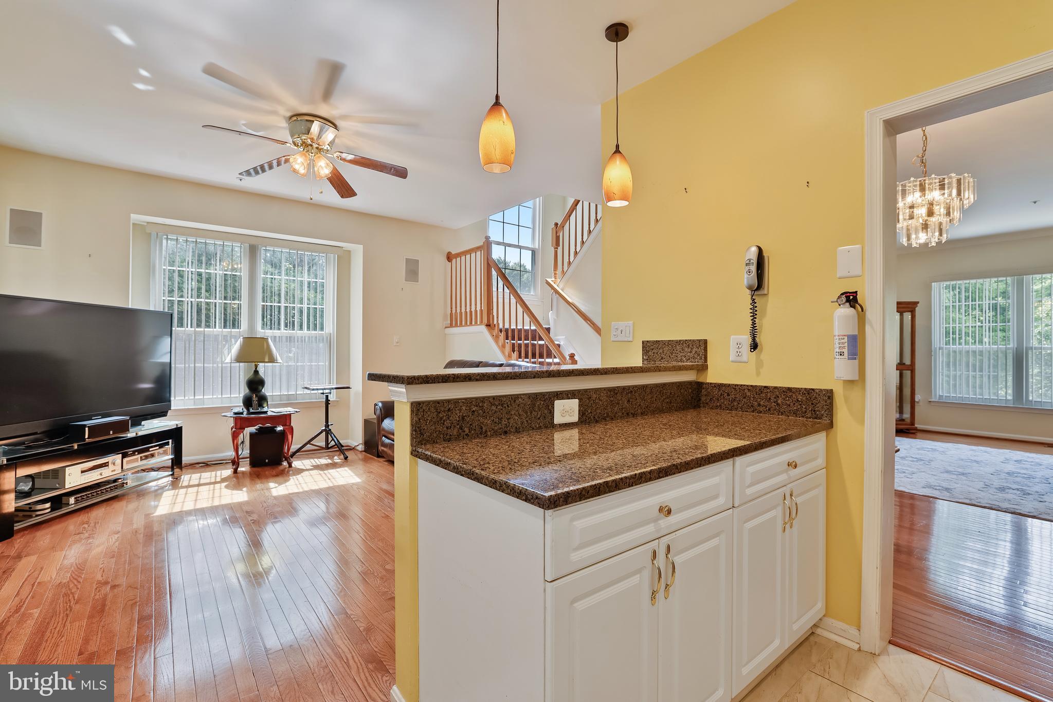 NORTHRIDGE - Residential