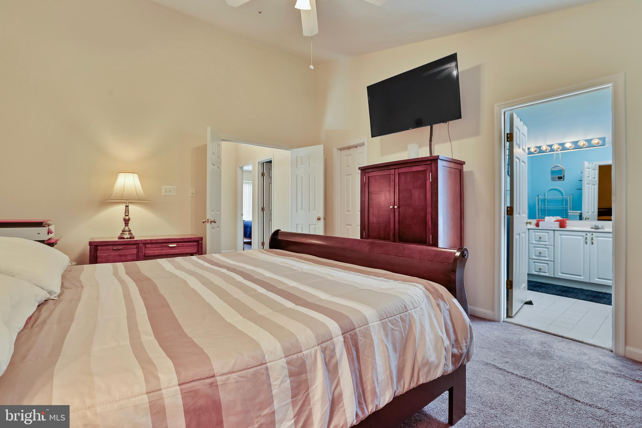 NORTHRIDGE - Residential