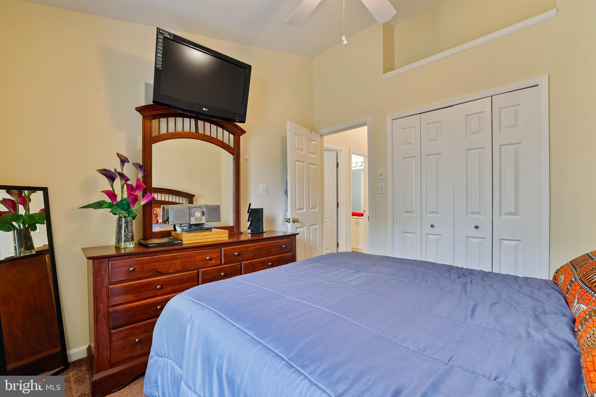 NORTHRIDGE - Residential