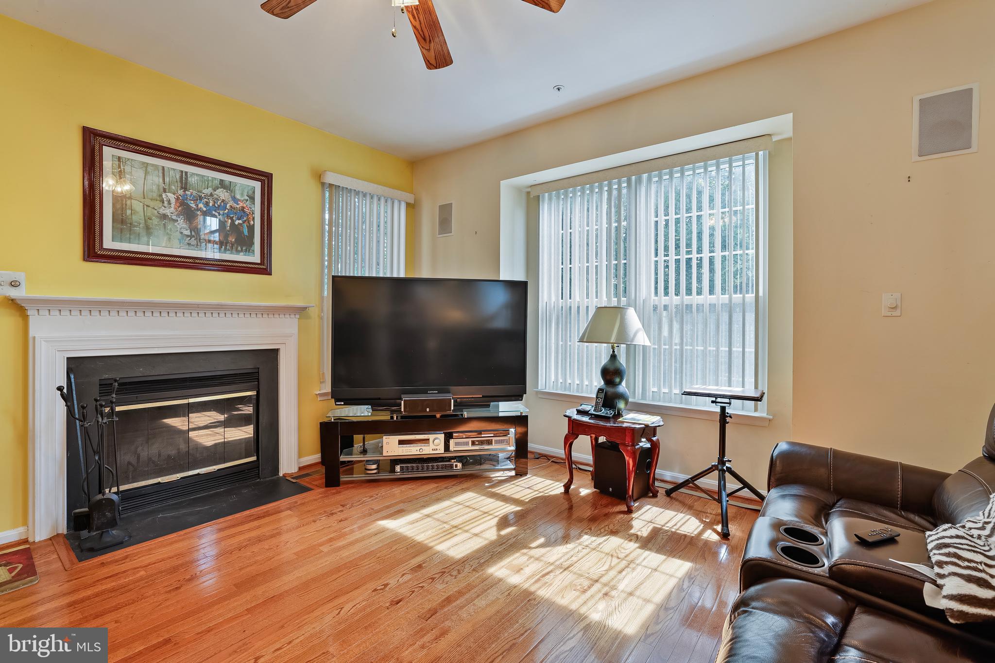 NORTHRIDGE - Residential