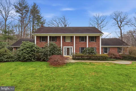 5605 Smoke Rise Lane, Fairfax Station, VA MLS: VAFX2292534