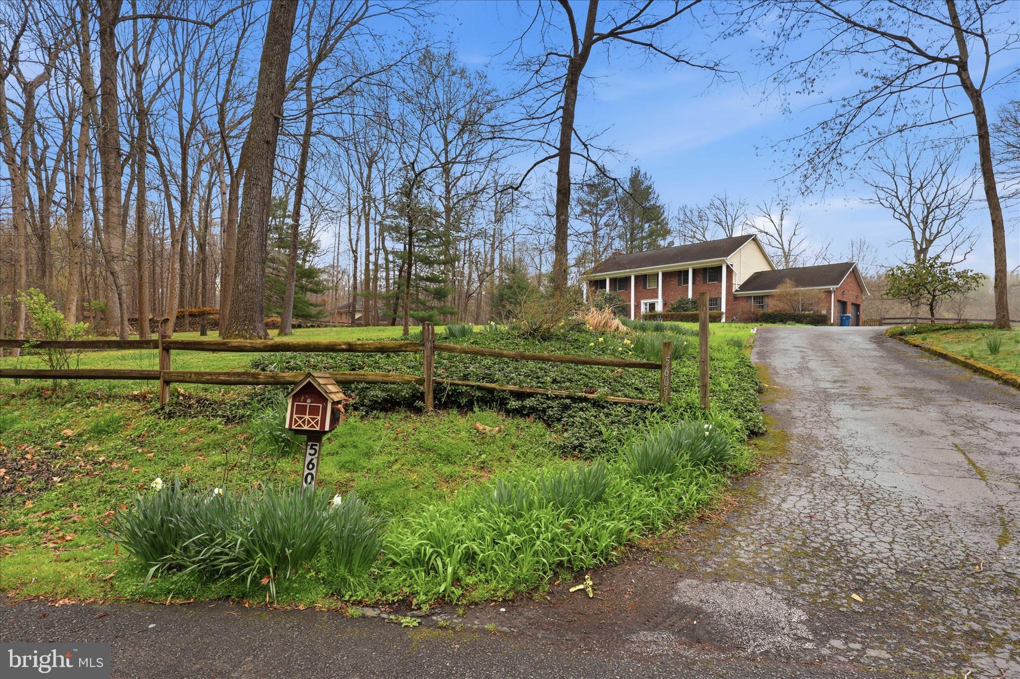 5605 SMOKE RISE LANE