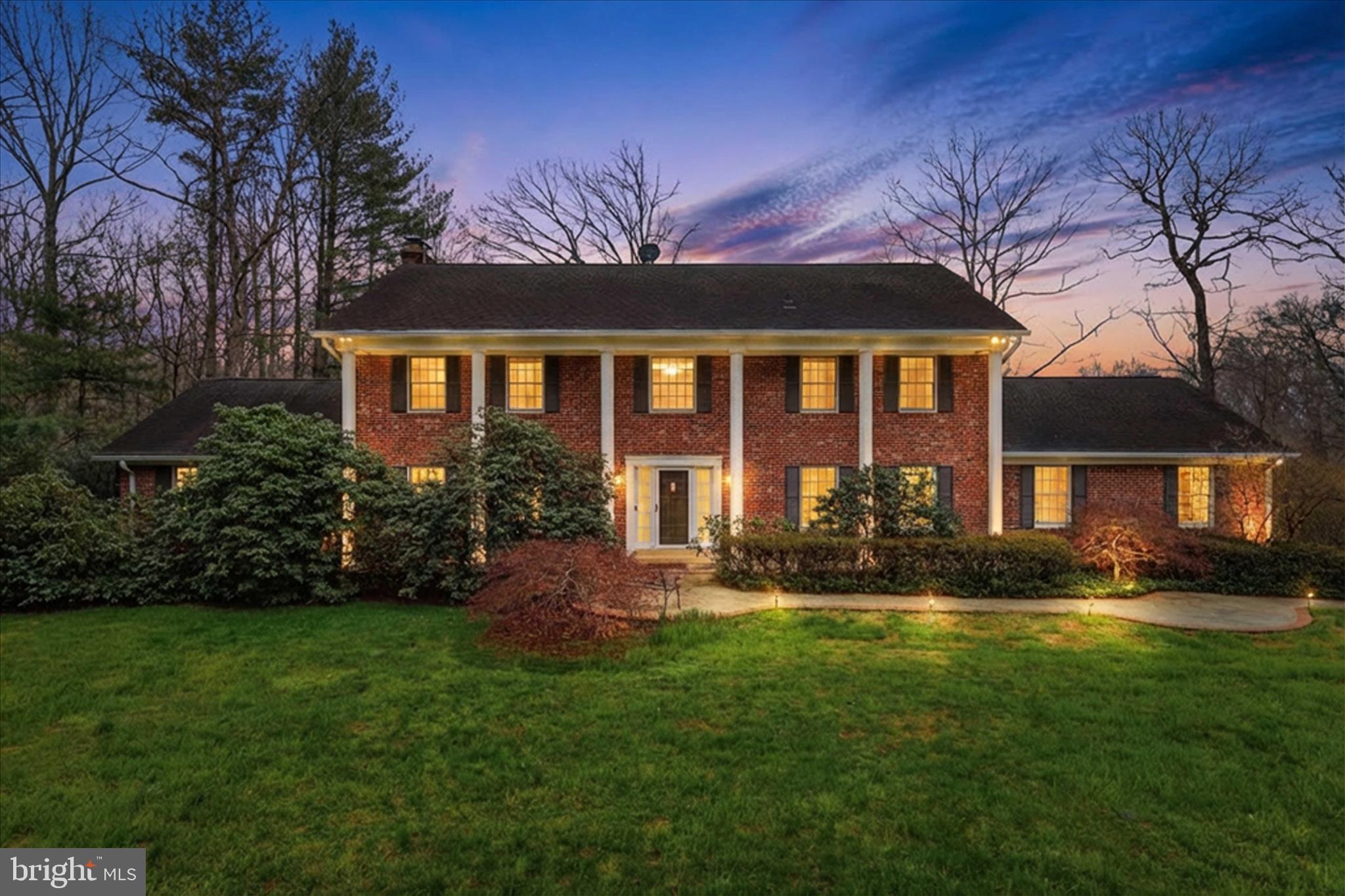 5605 SMOKE RISE LANE