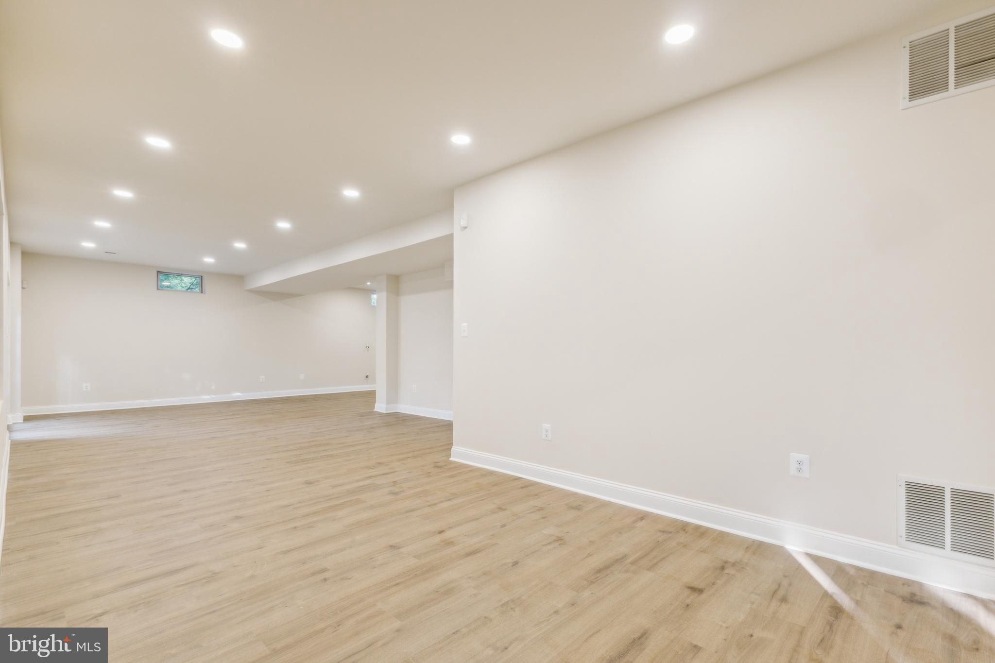 HUNTER MILL ESTATES - Residential