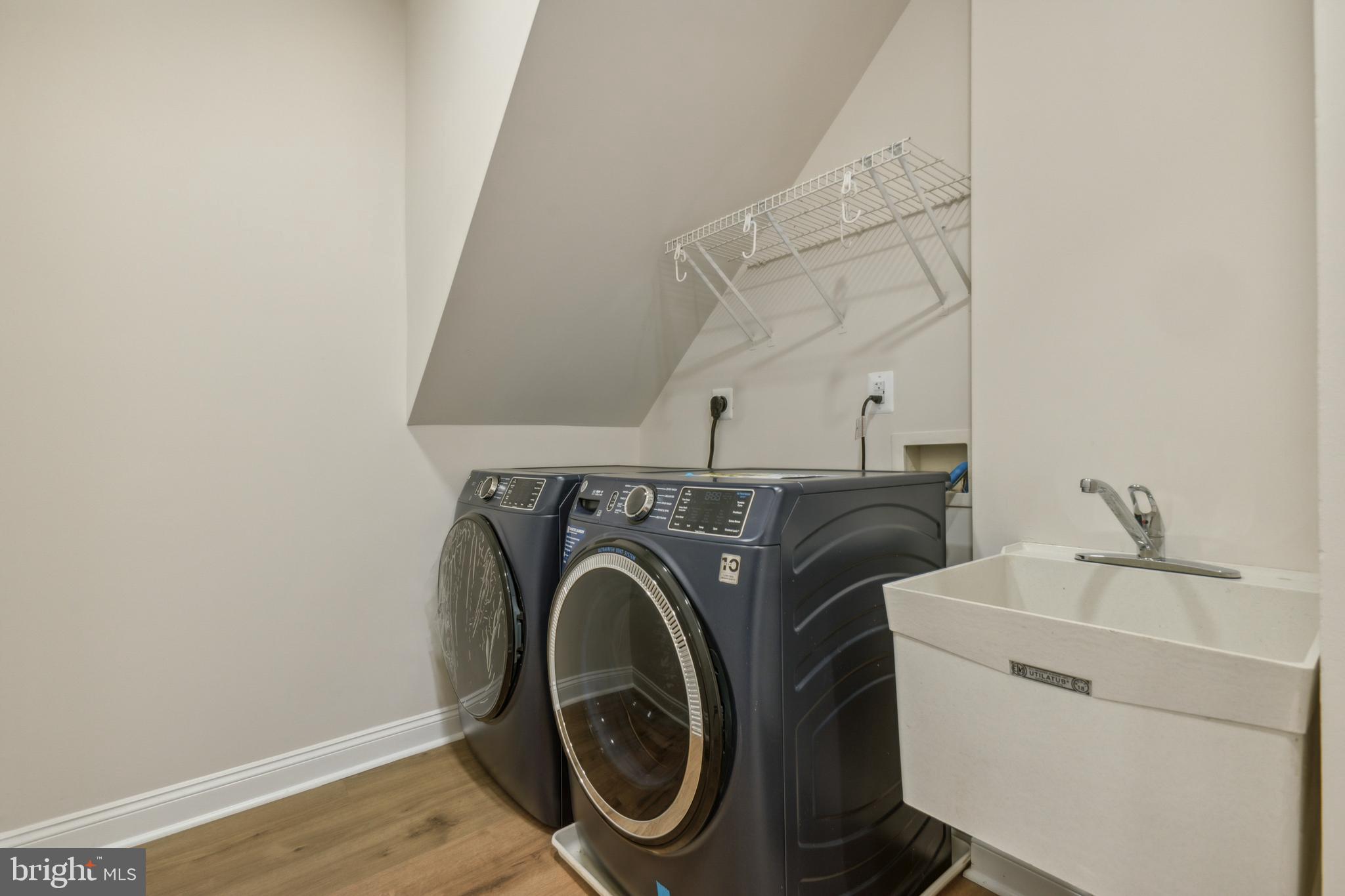 HUNTER MILL ESTATES - Residential