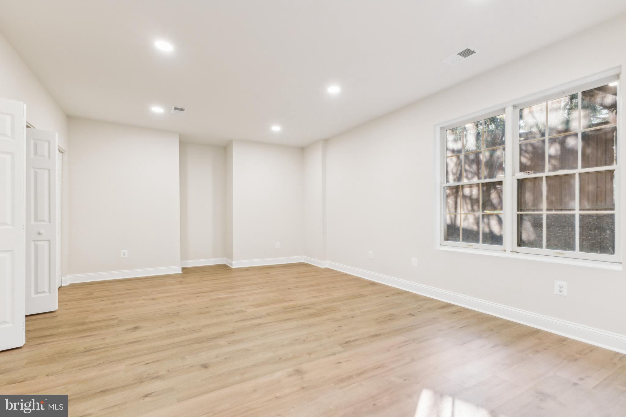 HUNTER MILL ESTATES - Residential