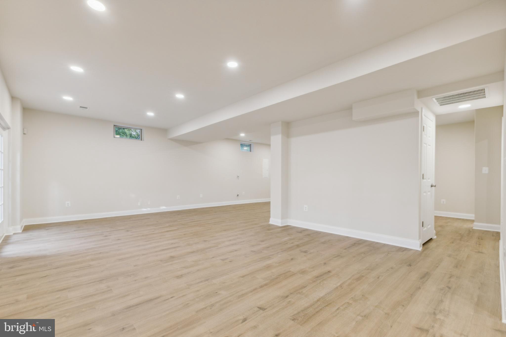 HUNTER MILL ESTATES - Residential