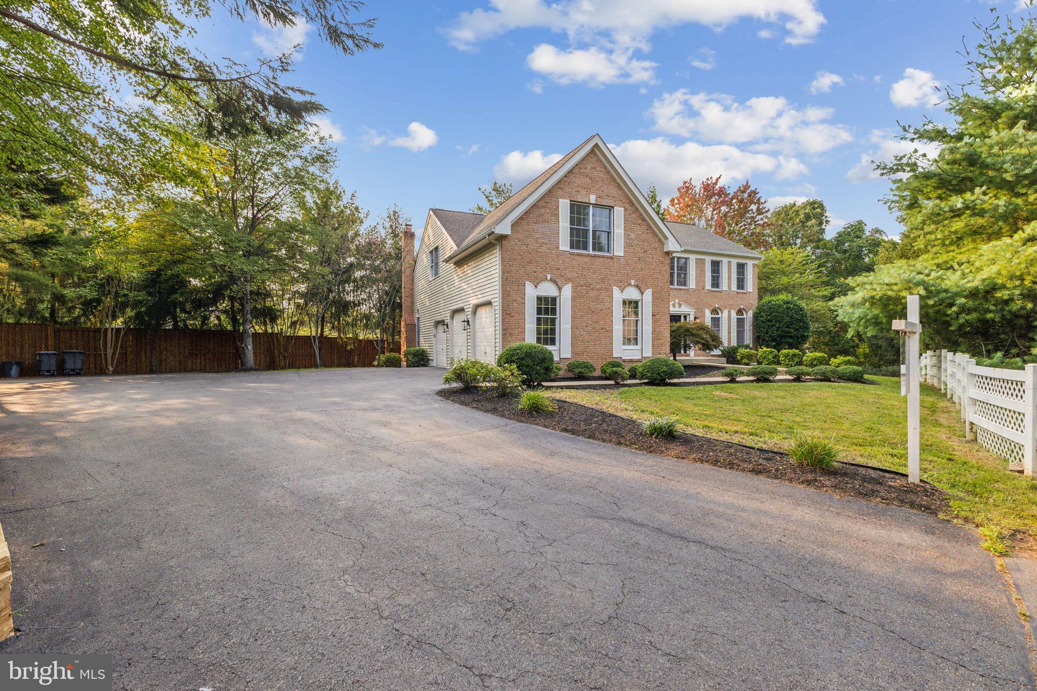 HUNTER MILL ESTATES - Residential