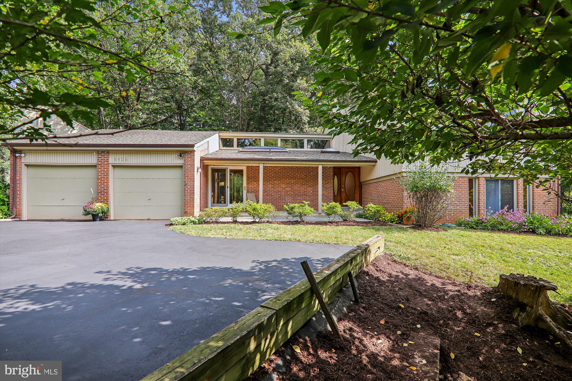 8805 HIDDEN HILL LANE