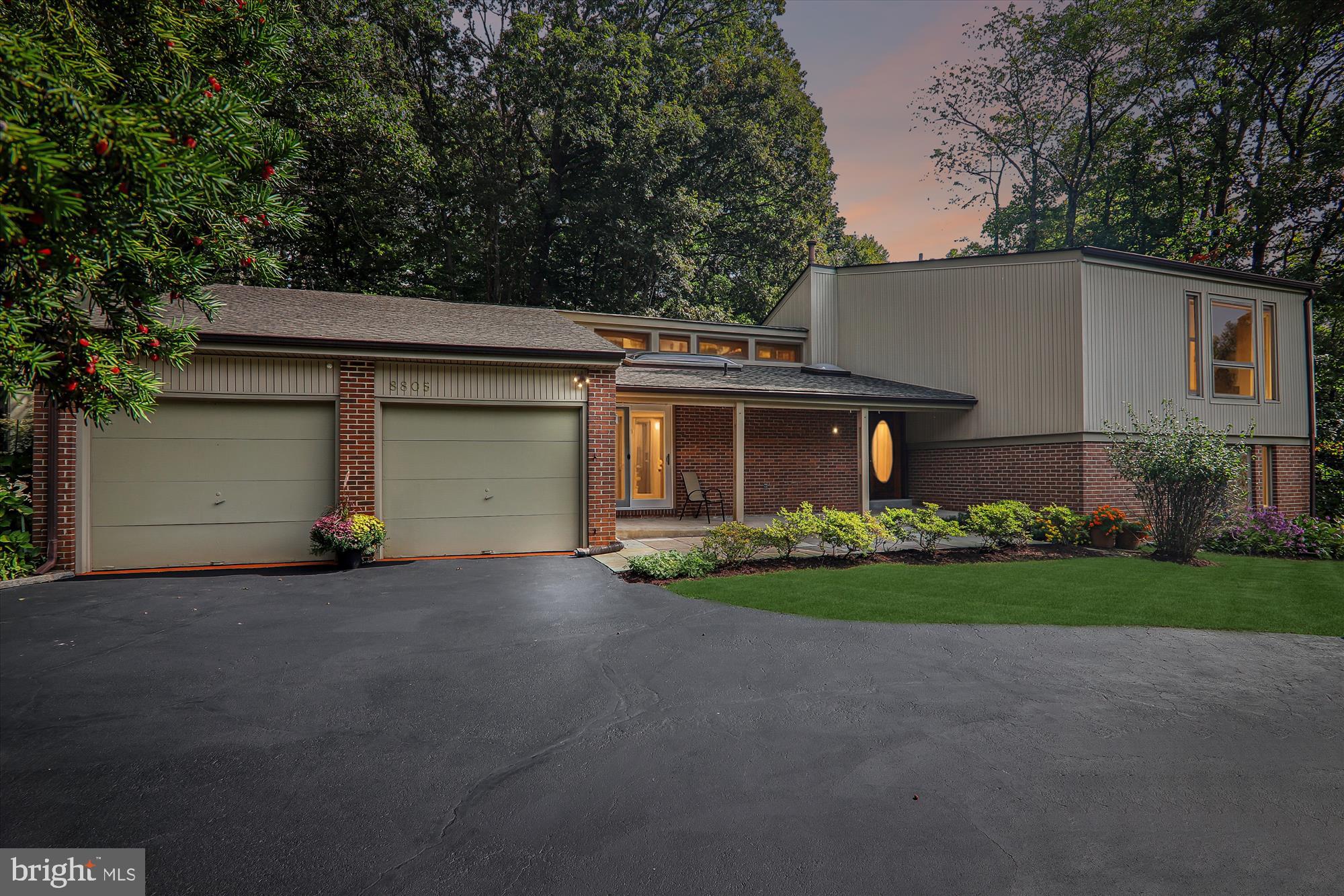 8805 HIDDEN HILL LANE