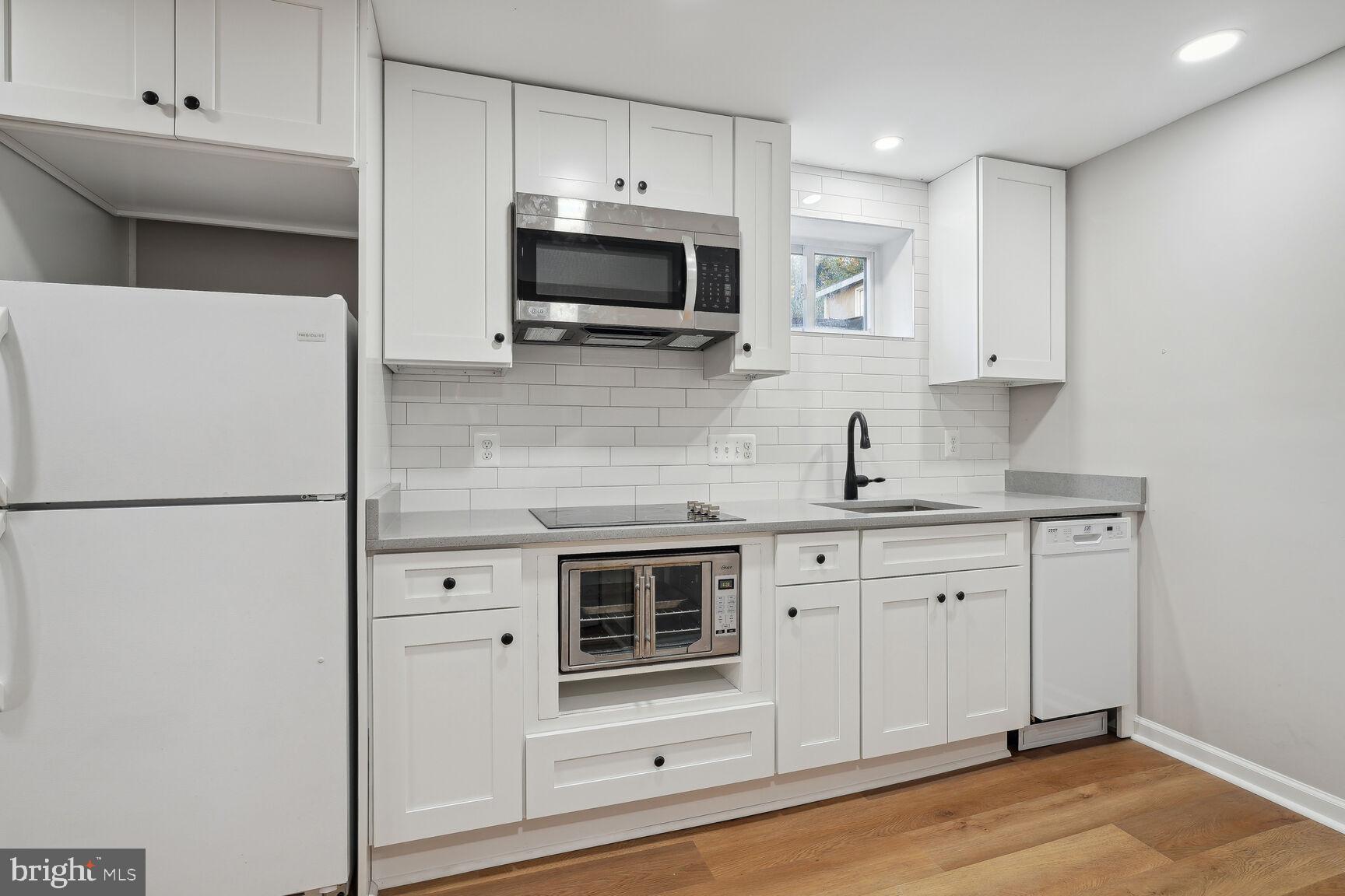 MONTICELLO WOODS - Residential Lease