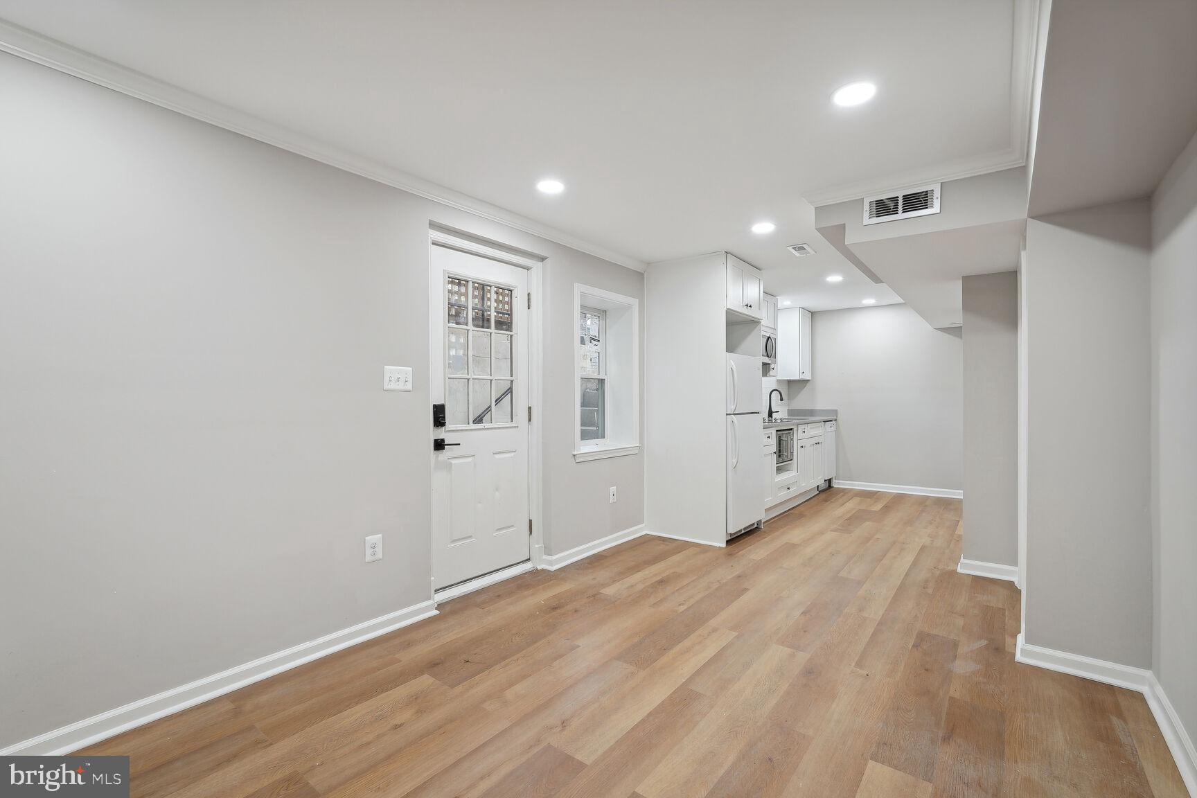 MONTICELLO WOODS - Residential Lease