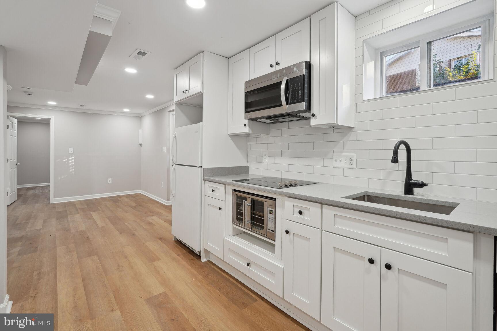 MONTICELLO WOODS - Residential Lease