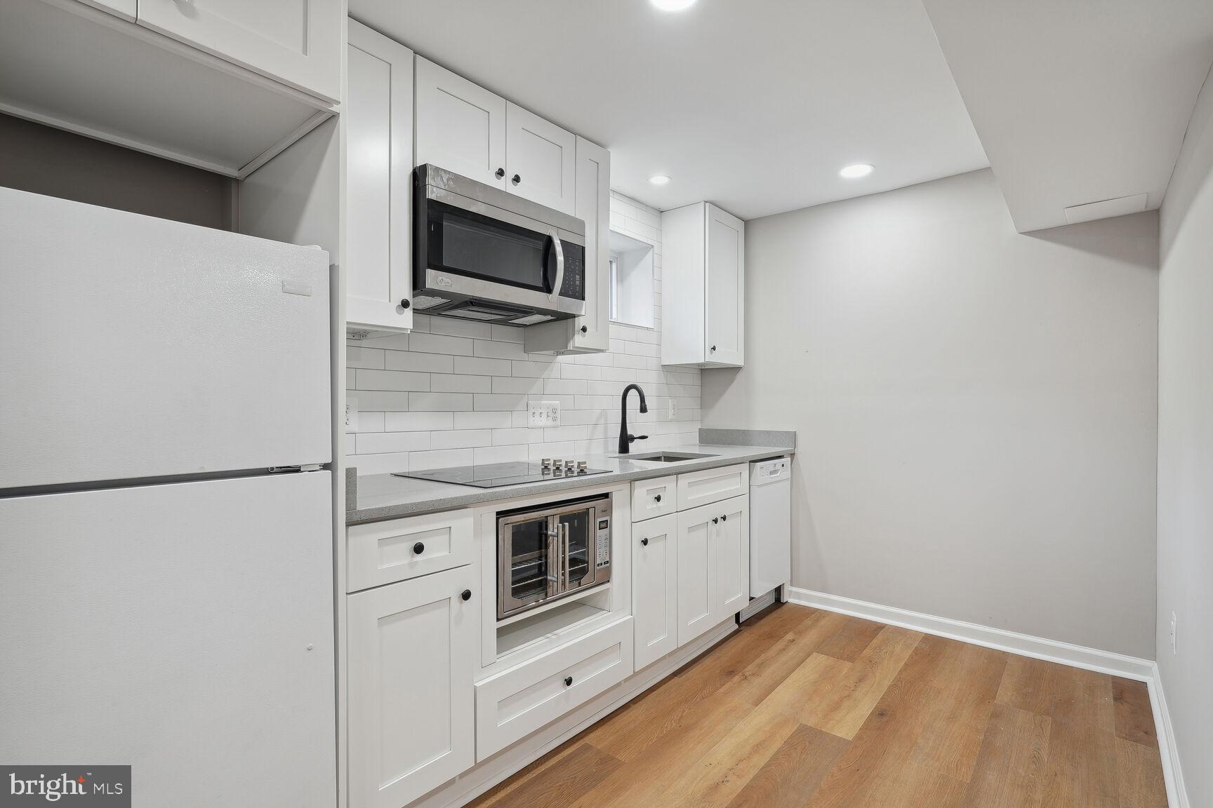 MONTICELLO WOODS - Residential Lease