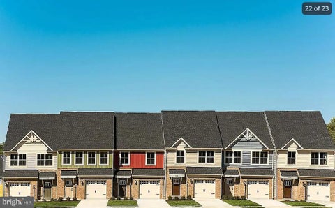 Townhouse For Sale - 10607 Braden Woods Court<br/> CHESTERFIELD, VA 23832