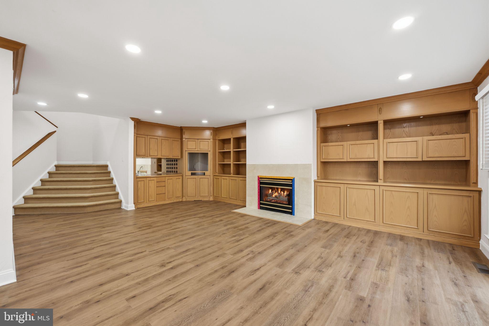 BREYER WOODS - Residential