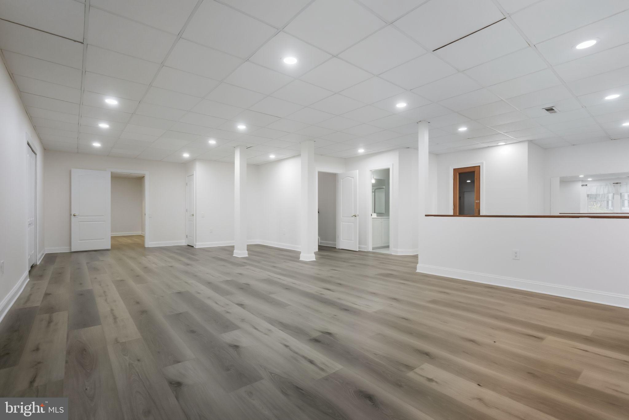 BREYER WOODS - Residential