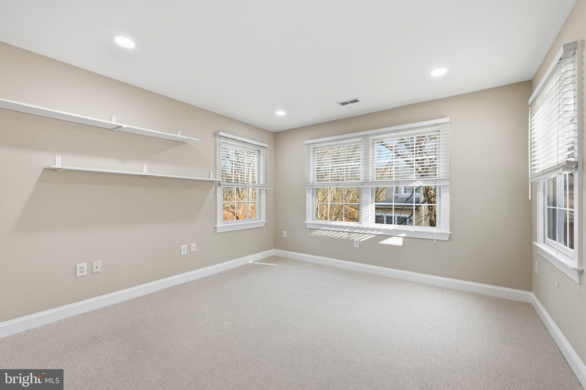 BREYER WOODS - Residential