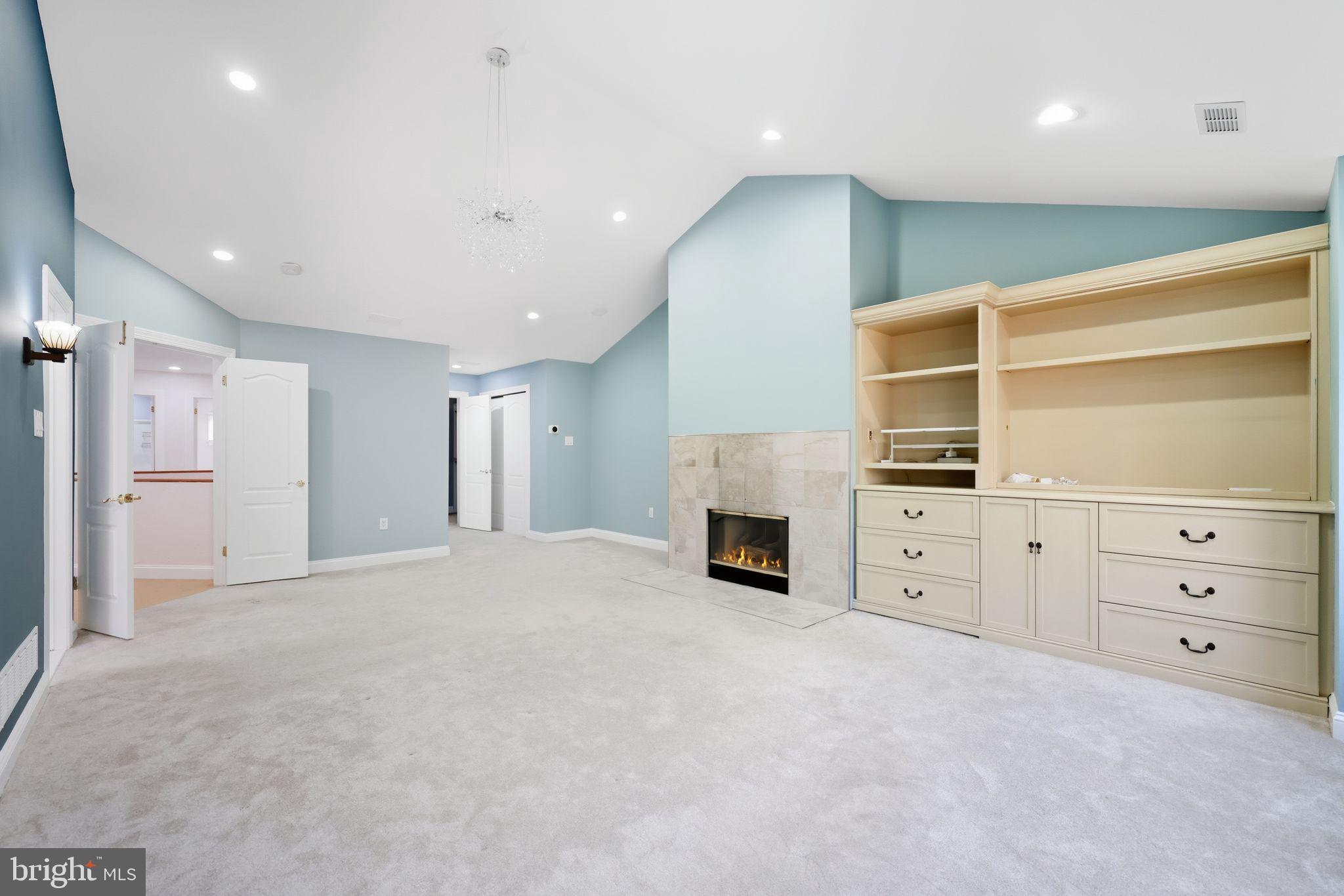 BREYER WOODS - Residential