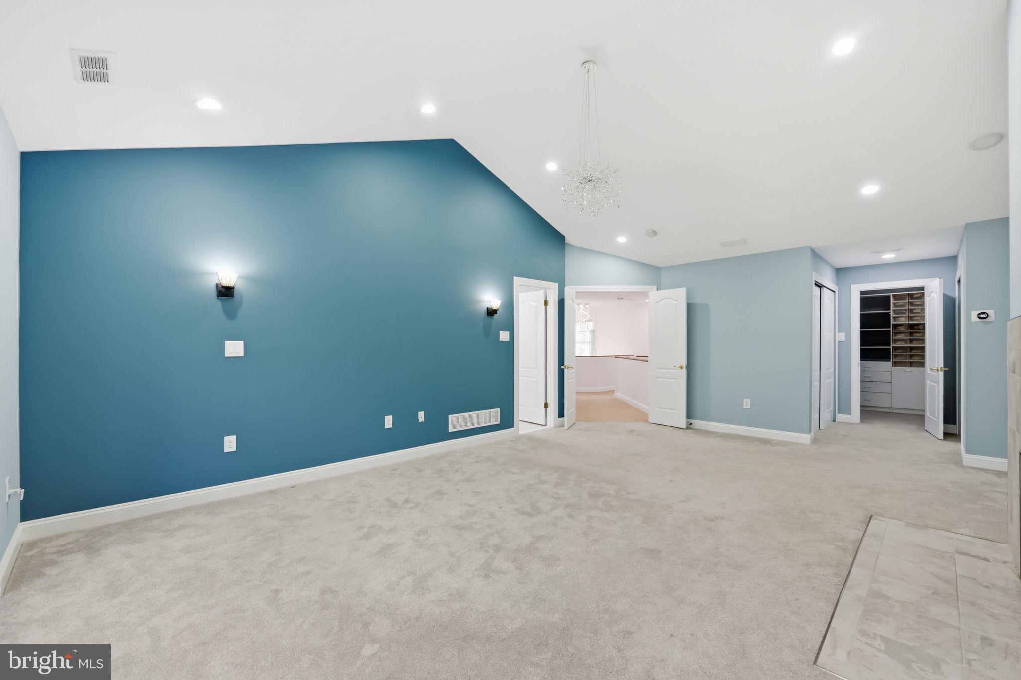 BREYER WOODS - Residential