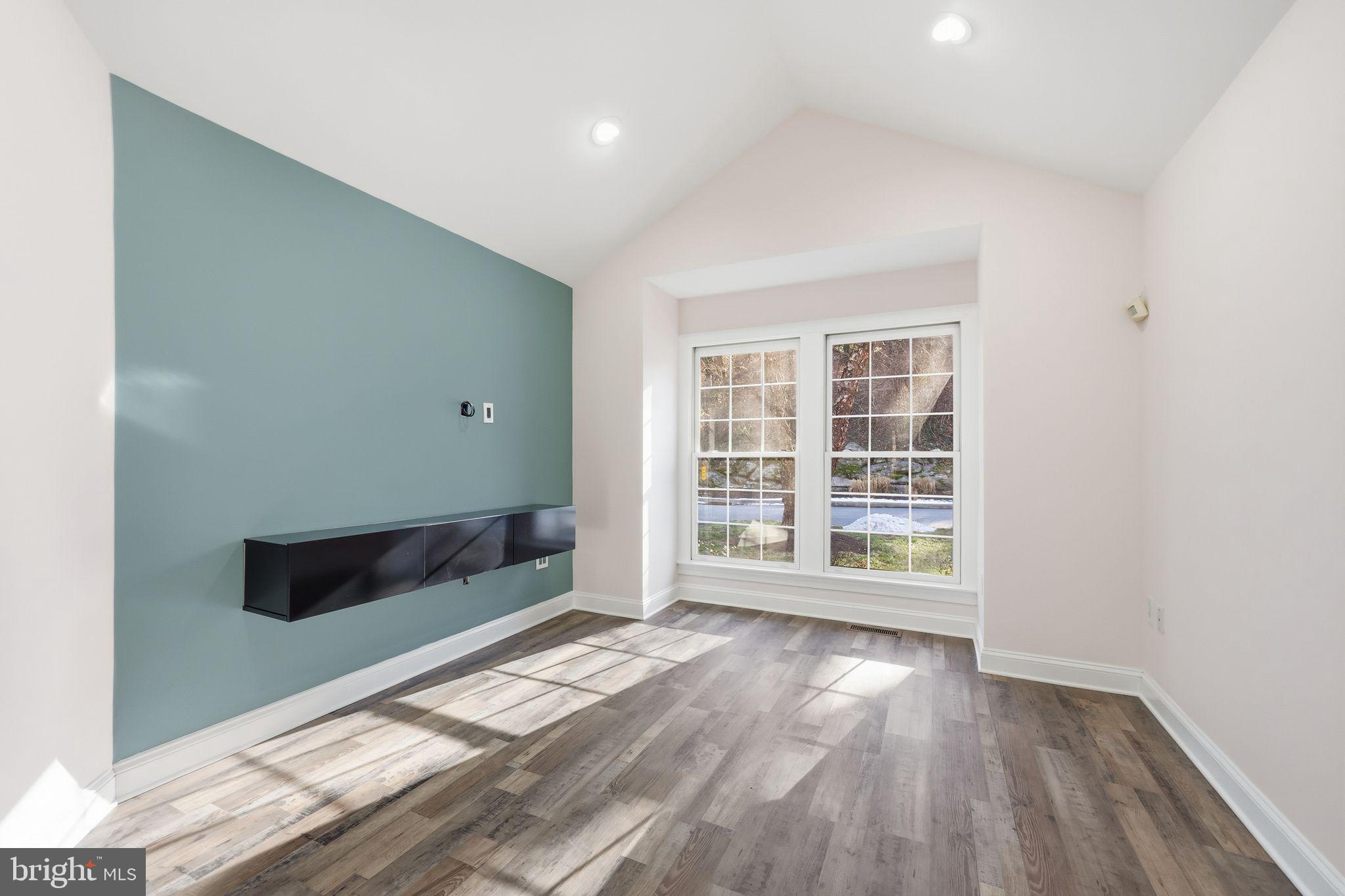 BREYER WOODS - Residential