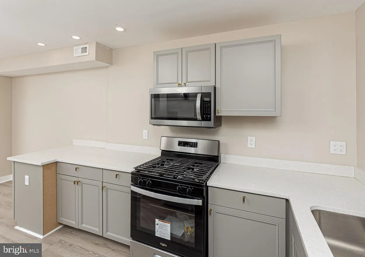 Baltimore, Maryland 21229, United States, 3 Bedrooms Bedrooms, ,2 BathroomsBathrooms,Residential,Active,905