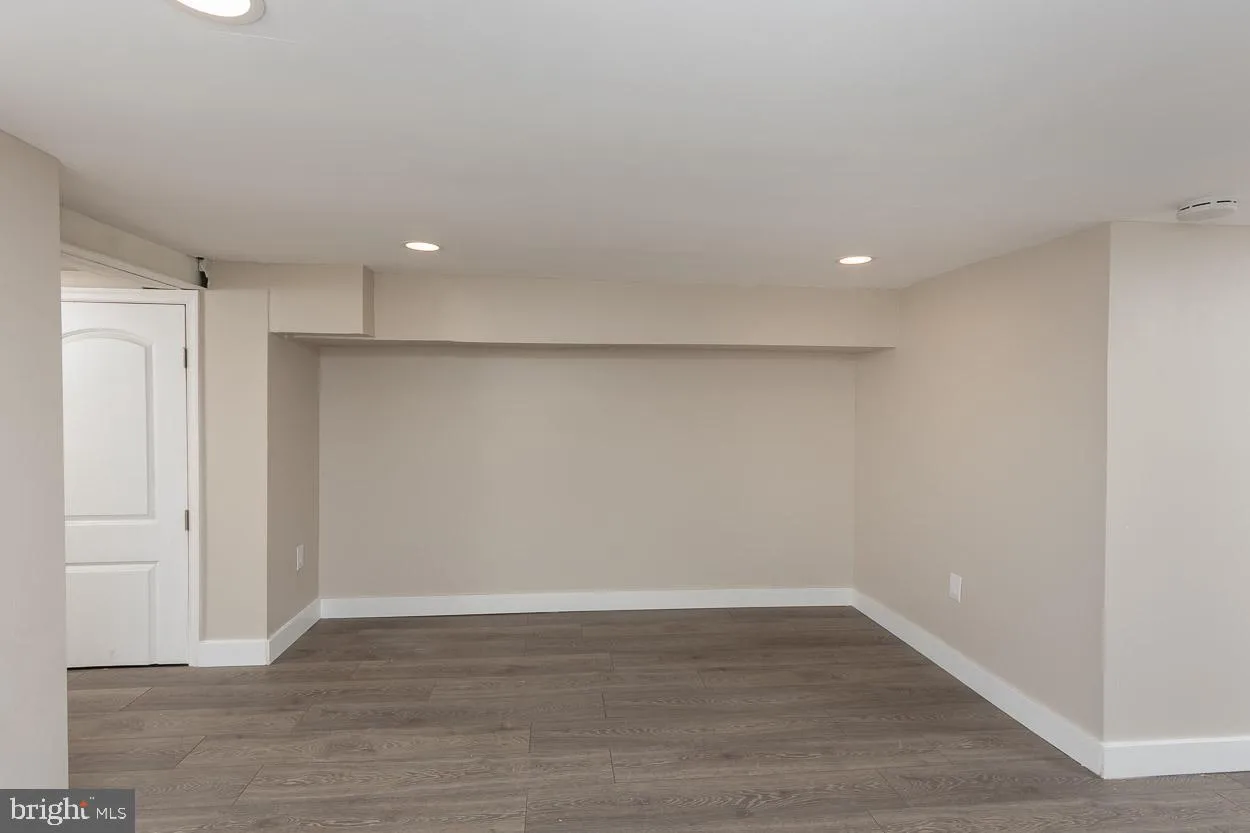 Baltimore, Maryland 21229, United States, 3 Bedrooms Bedrooms, ,2 BathroomsBathrooms,Residential,Active,905