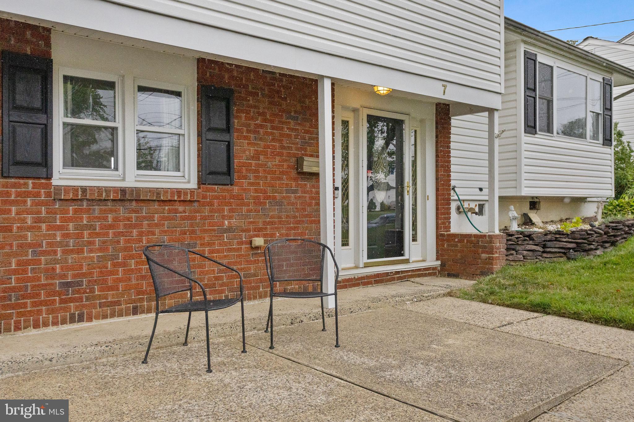 7 HEMPSTEAD ROAD