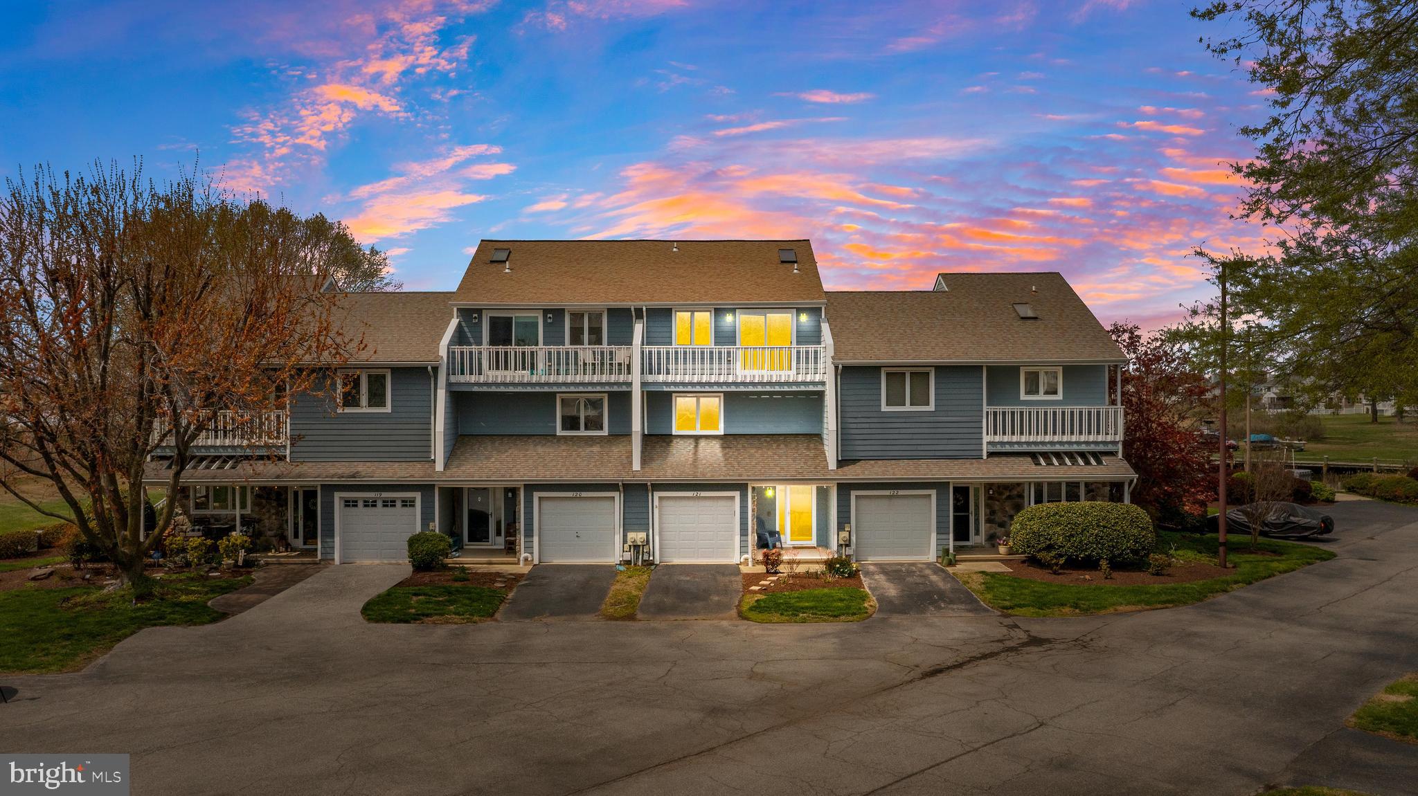 121 BAYVIEW