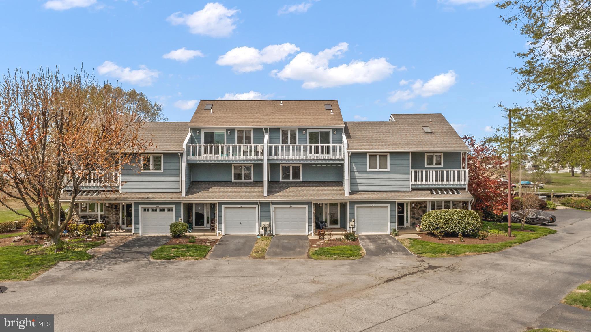 121 BAYVIEW